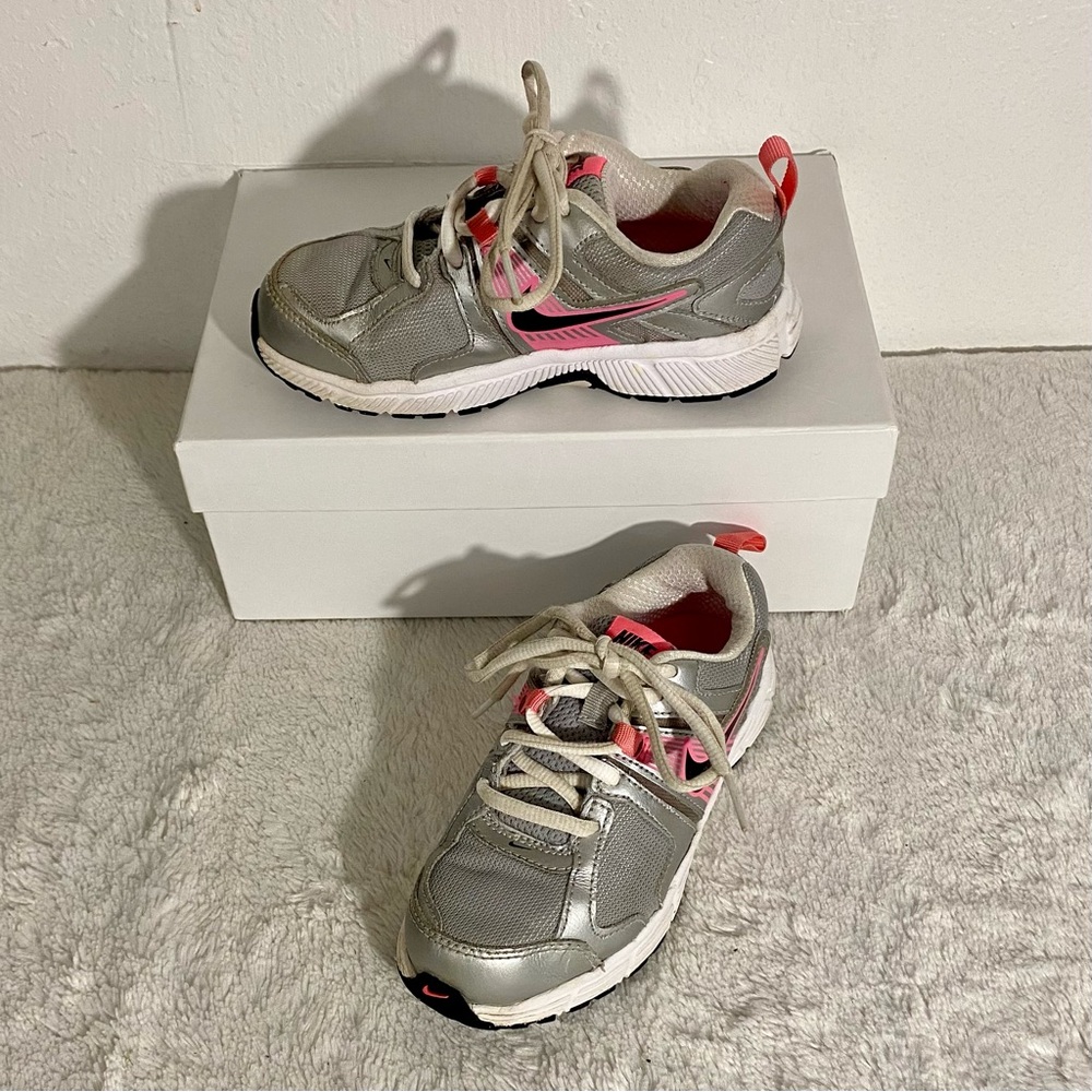 Nike Dart 10 Athletic Running Shoes Little Girl Size 12.5C Silver Pink White